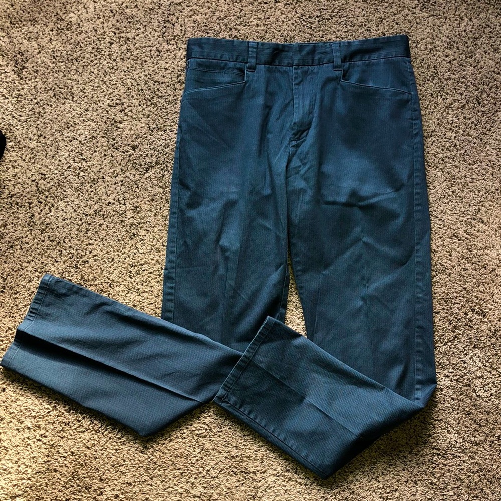 Calvin Klein 31x32 body fit pants. Slightly worn, 98% cotton 2% elastane